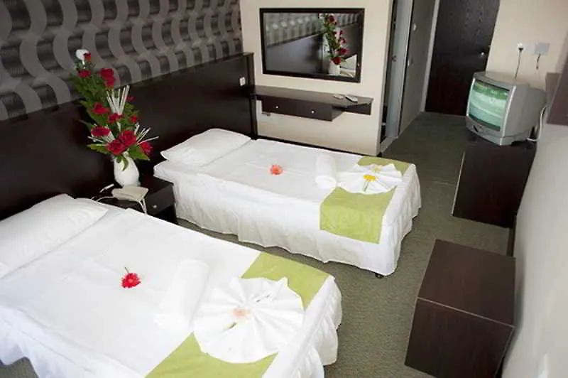 Green Gold Hotel Guzelcamli