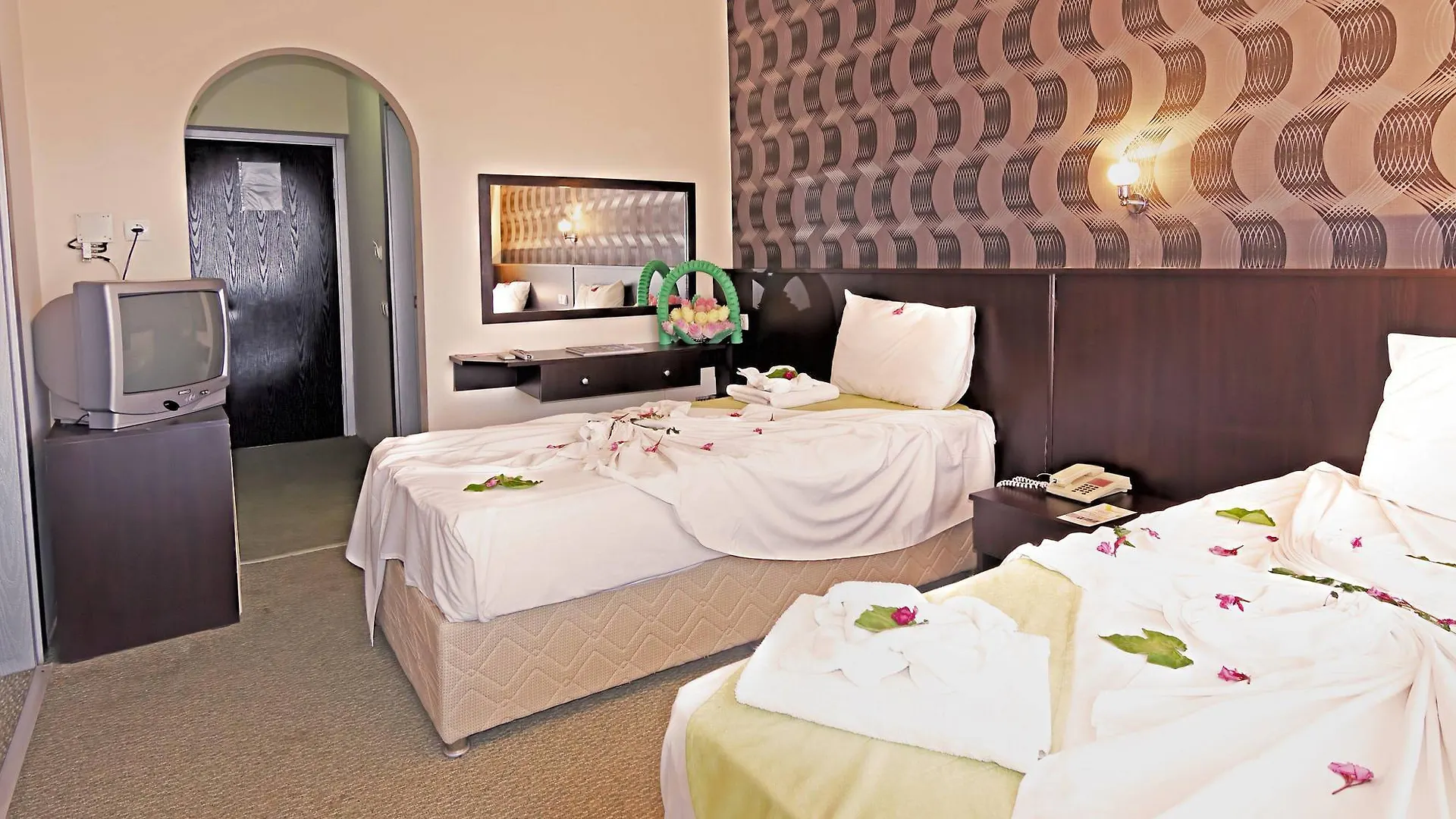 Green Gold Hotel Guzelcamli